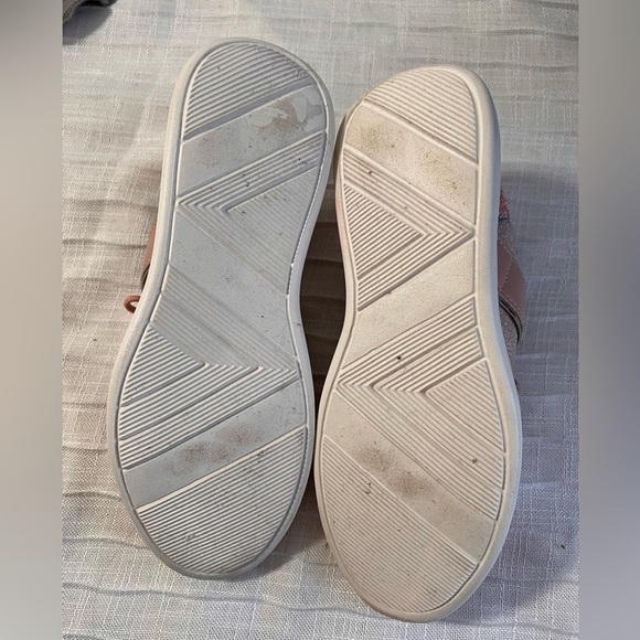 Roxy Rose tennis shoes size 9 pink with glitter - Picture 3 of 6